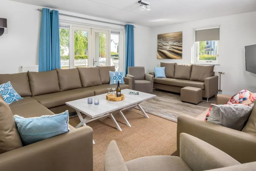 Charming bungalow with garden, terrace & sauna | Beach nearby - Image 1