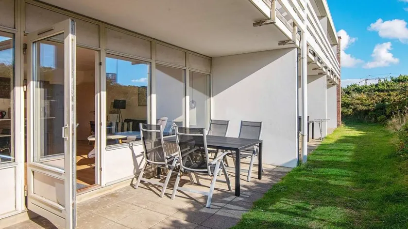 Holiday home with terrace - Image 1