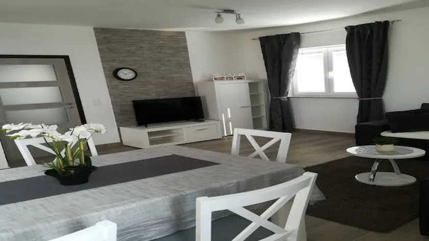 Voll ausgestattetes Apartment mit Garten, Terrasse und Grill | Meerblick | Nah am Strand - Image 1