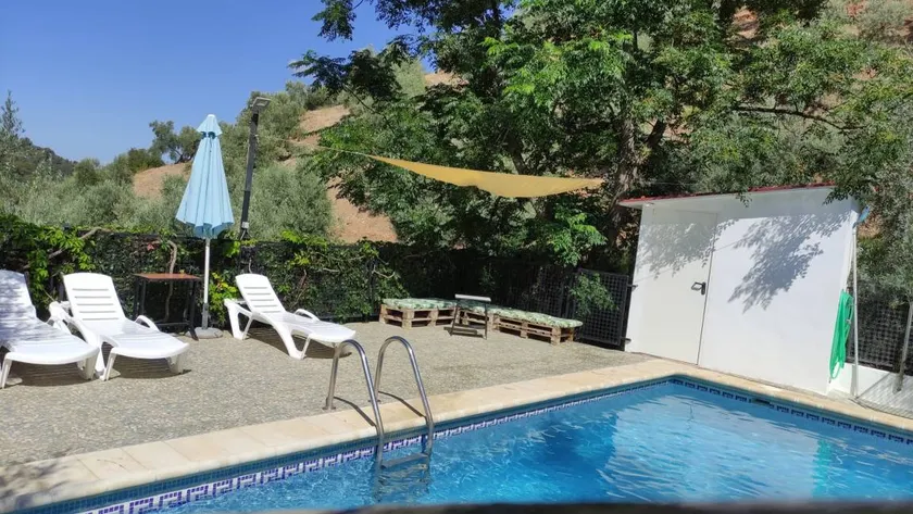 Maison avec barbecue, piscine privée et jardin | Vue montagne - Image 1