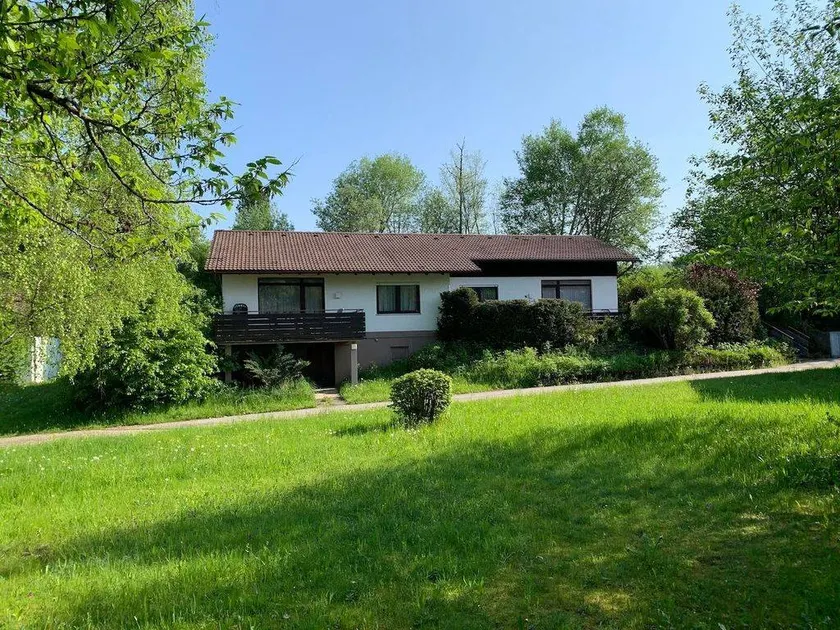 Family-oriented pleasant holiday home with terrace, heated pool & garden | Pet-friendly - Image 1