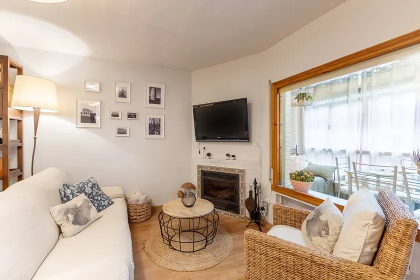 Apartment 'Cumbre Escondida' with Shared Pool, Garden, and Wi-Fi - Image 1