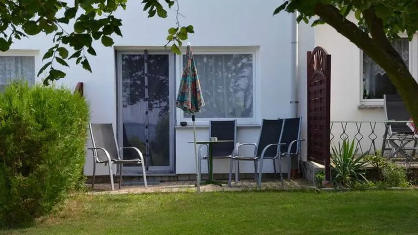 Children-friendly beautiful flat with terrace & garden | Lake view - Image 1