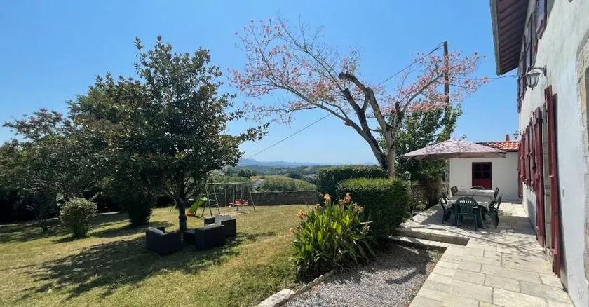 Holiday home with barbeque & terrace | Mountain view | Good for workation - Image 1