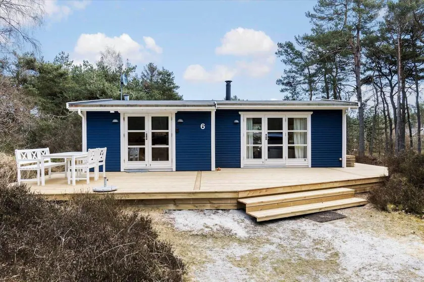 Pleasant house with terrace & barbecue | Next to the beach - Image 1