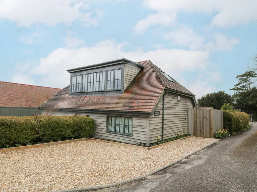 Fully equipped cottage with garden | Beach view | Pet-friendly - Image 1