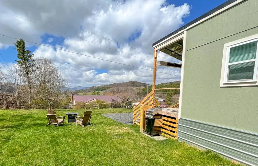 Family-oriented holiday home with BBQ, garden & fast internet | River view | Pets are welcome - Image 1