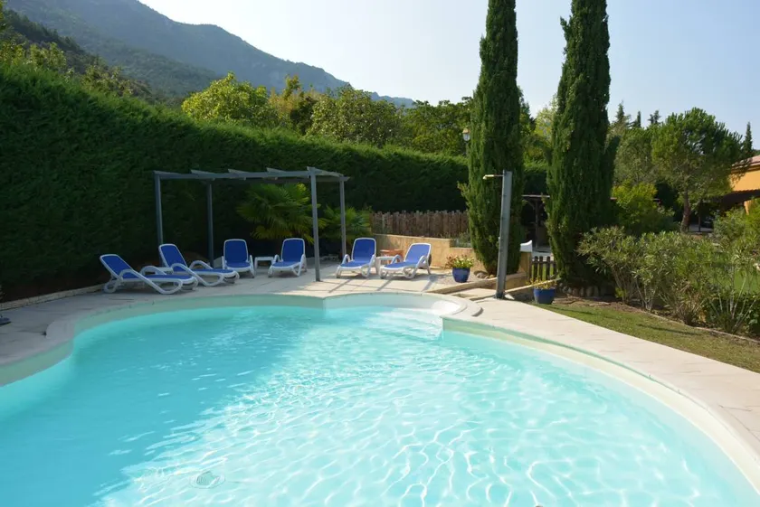 Nice private room with pool, barbeque & garden | Pets are welcome - Image 1