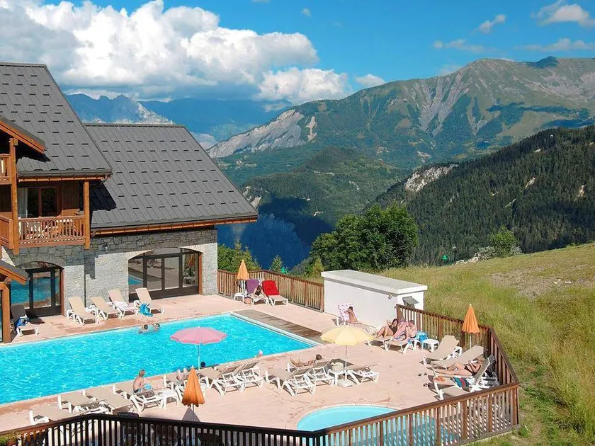 Studio with heated pool - Image 1