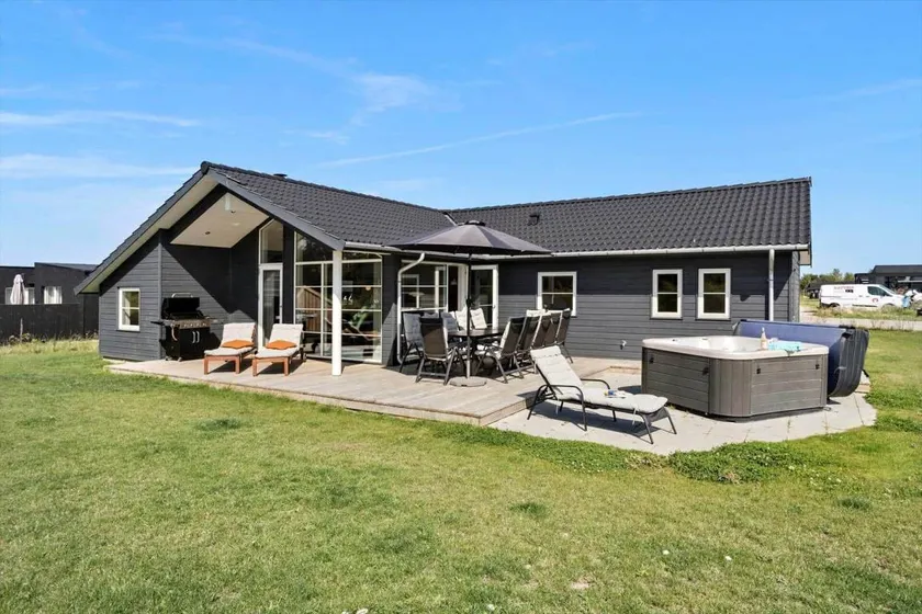 Children-friendly house with BBQ, sauna & jacuzzi | Pet-friendly - Image 1
