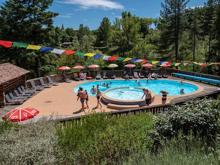 Chalet with heated pool & terrace - Image 1