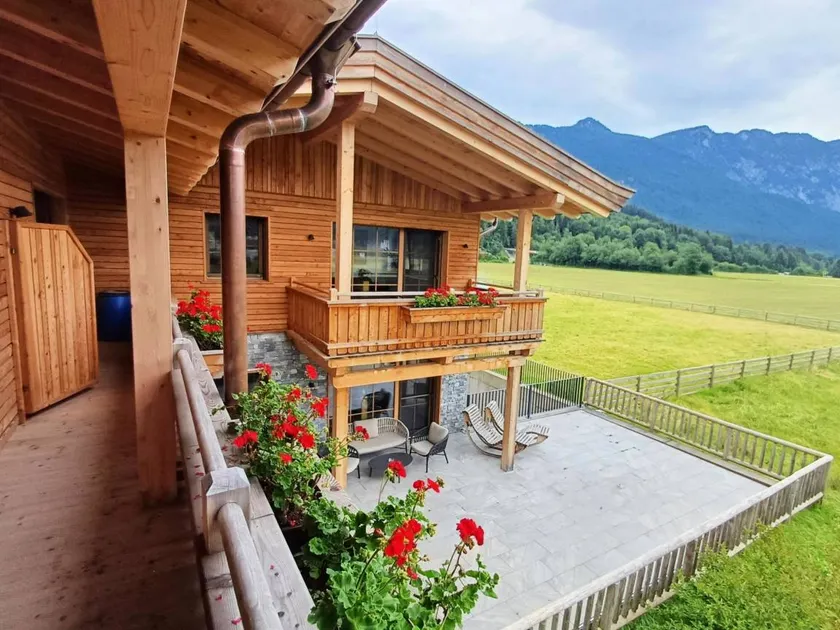 Child-friendly holiday apartment with terrace - Image 1