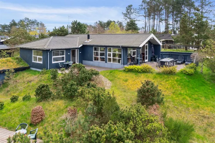 Family-oriented nice holiday home with terrace & sauna | Sea view | Close to the beach - Image 1