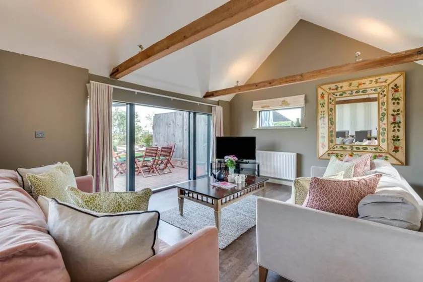 Fully equipped cottage with garden & BBQ | Water view | Close to the beach - Image 1