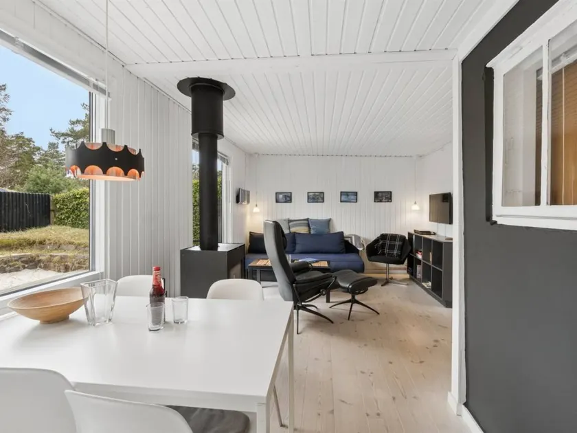Holiday home with terrace - Image 1