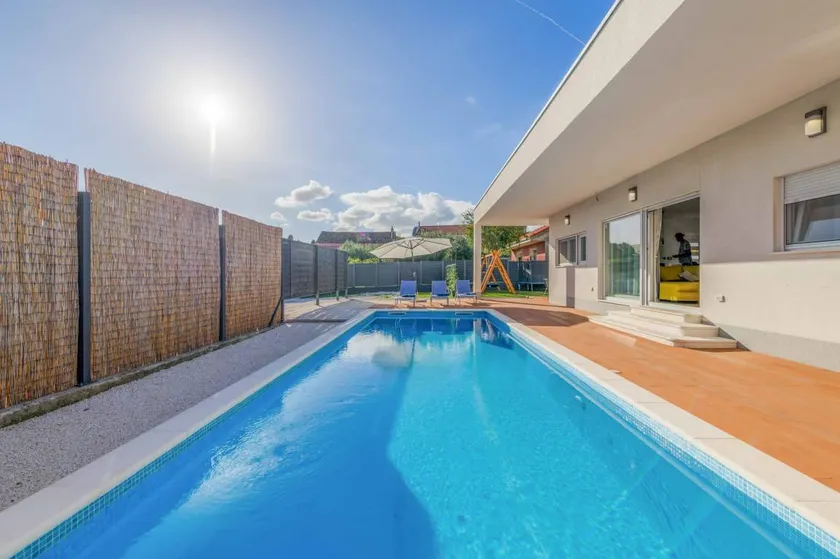 Villa mit Terrasse, privatem Pool und Grill - Image 1