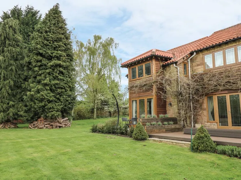 Voll ausgestattetes Landhaus mit Garten - Image 1