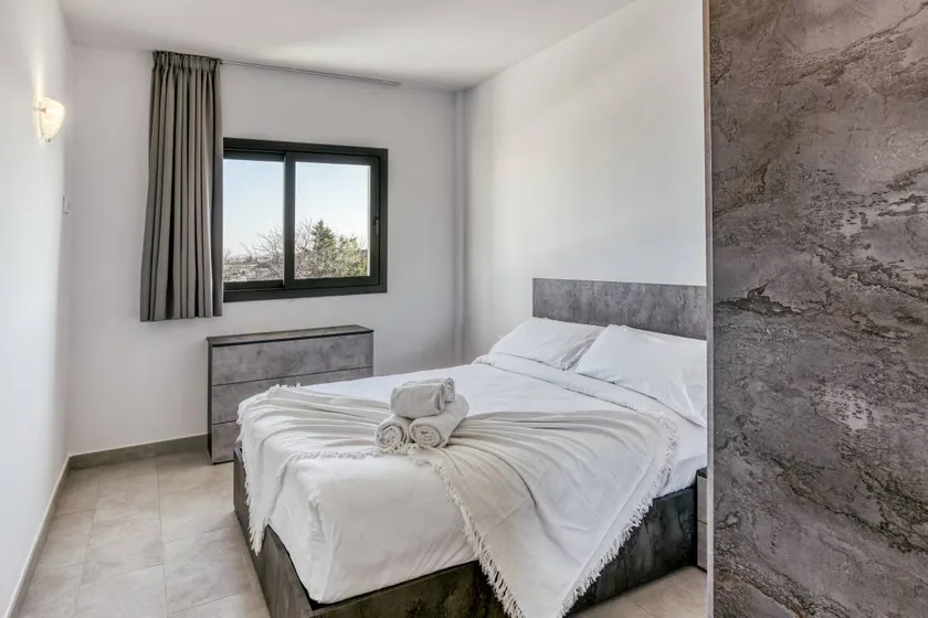 Aparthotel with fast internet | City view - Image 1