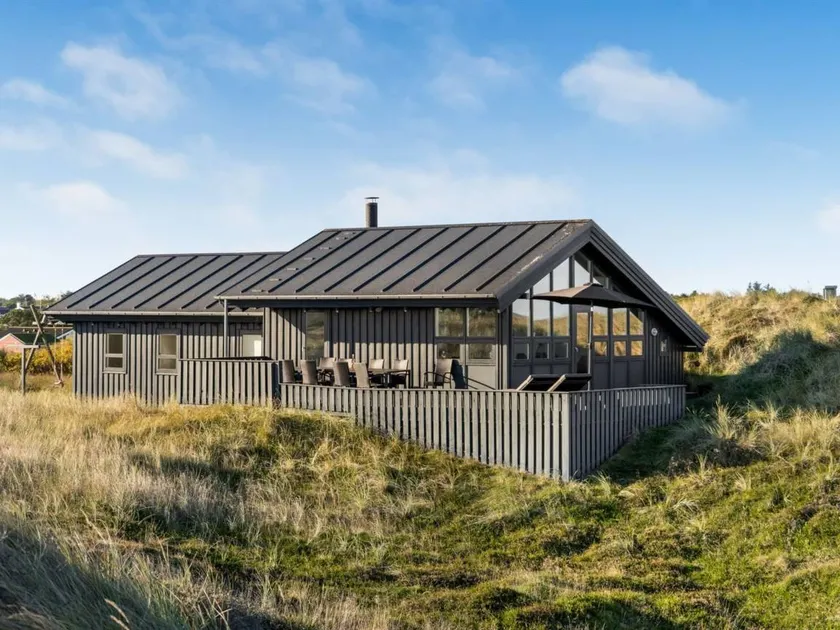 Children-friendly house with sauna, terrace & barbeque | Sea view | Dogs allowed - Image 1