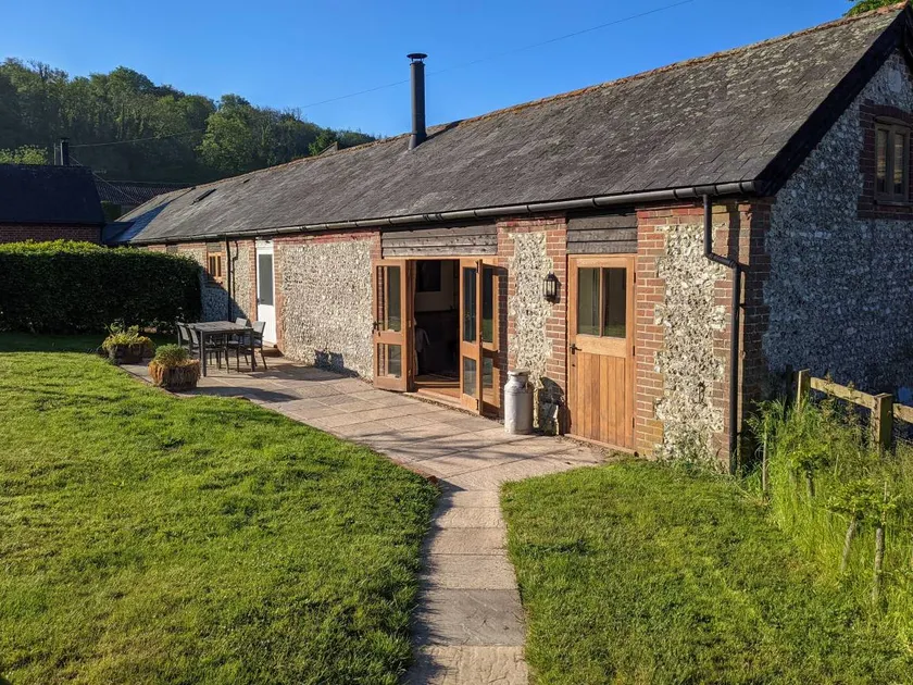 Family-oriented cottage with garden | Pets are welcome - Image 1