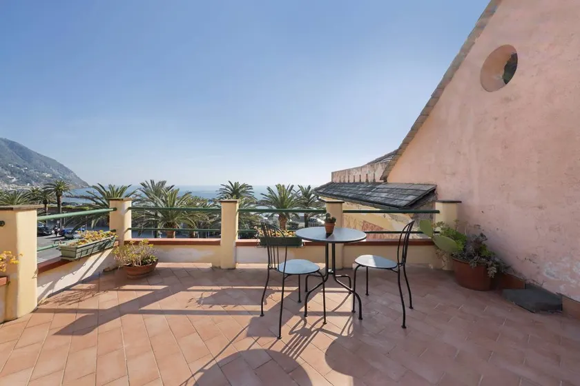 Apartamento vacacional con terraza | Vistas al mar - Image 1