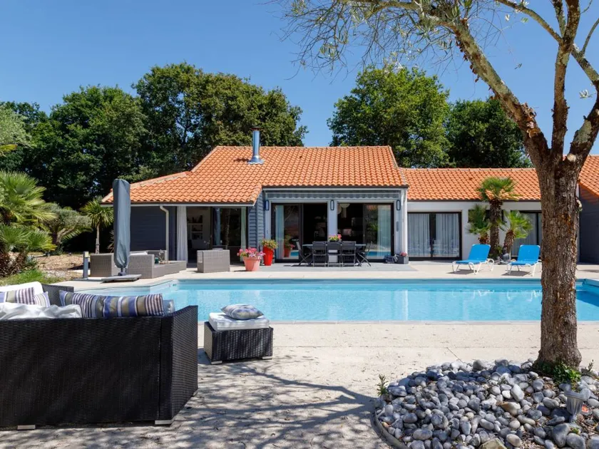 Villa adaptée aux familles avec terrasse, barbecue et piscine privée | Avec animaux admis - Image 1