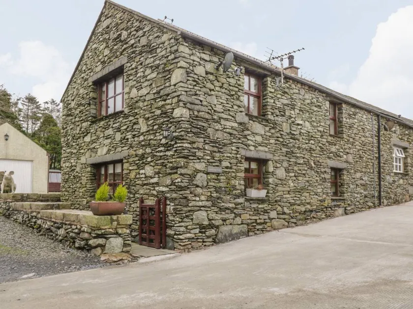 Cottage with jacuzzi & garden - Image 1