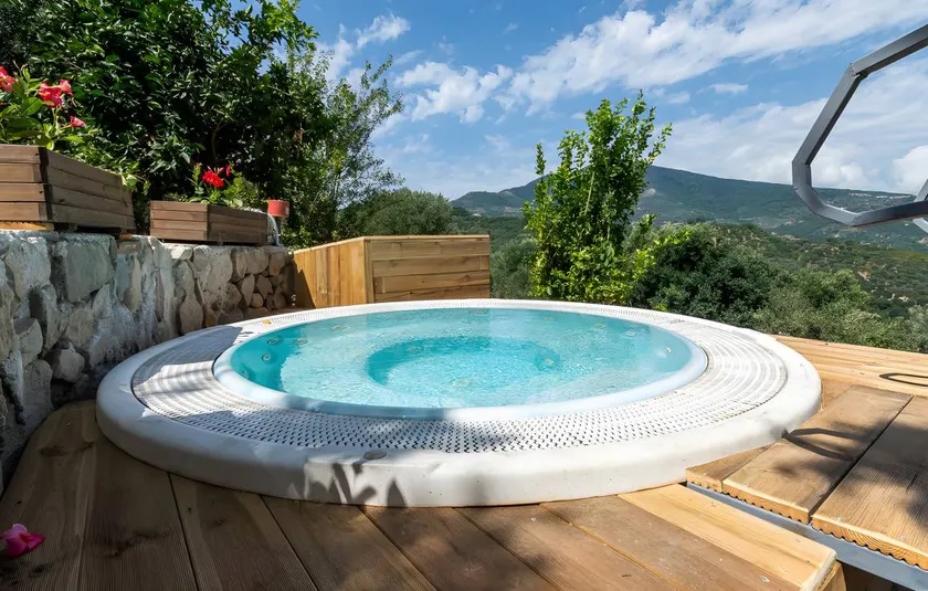 Villa with hot tub, garden & pool | Mountain view | Perfect for remote work - Image 1