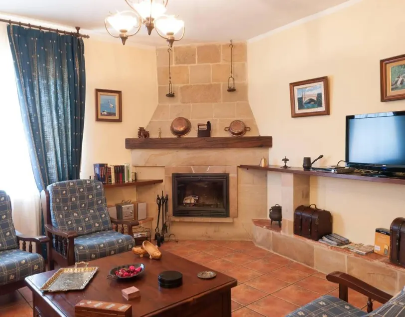 Beautiful house with terrace, garden & BBQ | Mountain view | Perfect for remote work - Image 1
