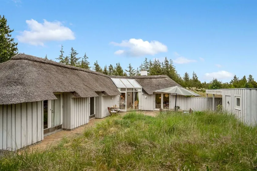 Fully equipped pleasant house with sauna, terrace & pool | Pets are welcome - Image 1