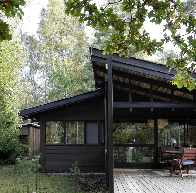 Holiday home with terrace, barbecue & garden - Image 1
