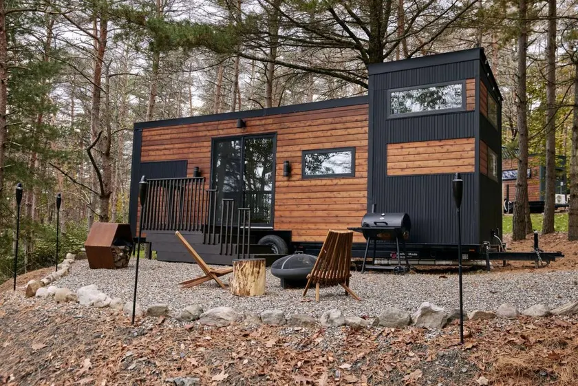 Zen Retreat in New York: Glamping for Relaxation and Rejuvenation - Image 1