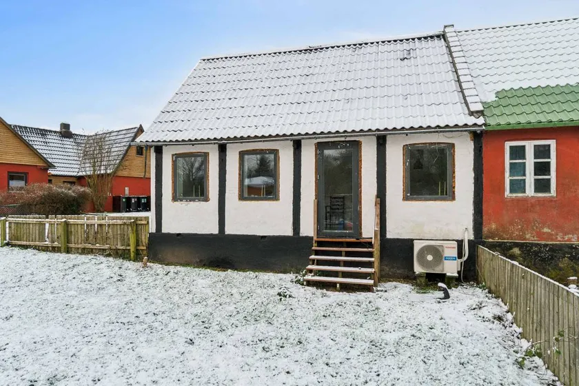 Child-friendly house - Image 1