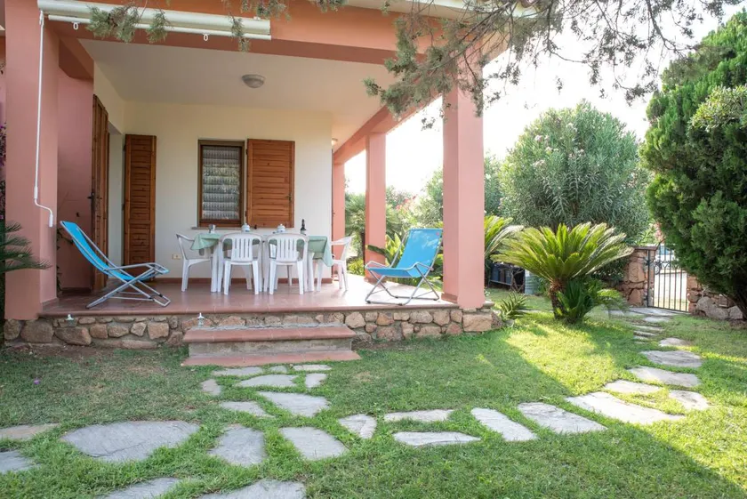 Family-oriented beautiful villa with garden, terrace & BBQ | Garden view - Image 1