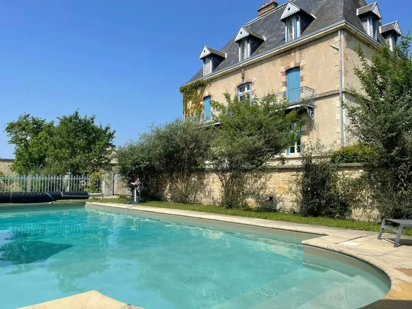 Templar house with pool near Chablis - Image 1