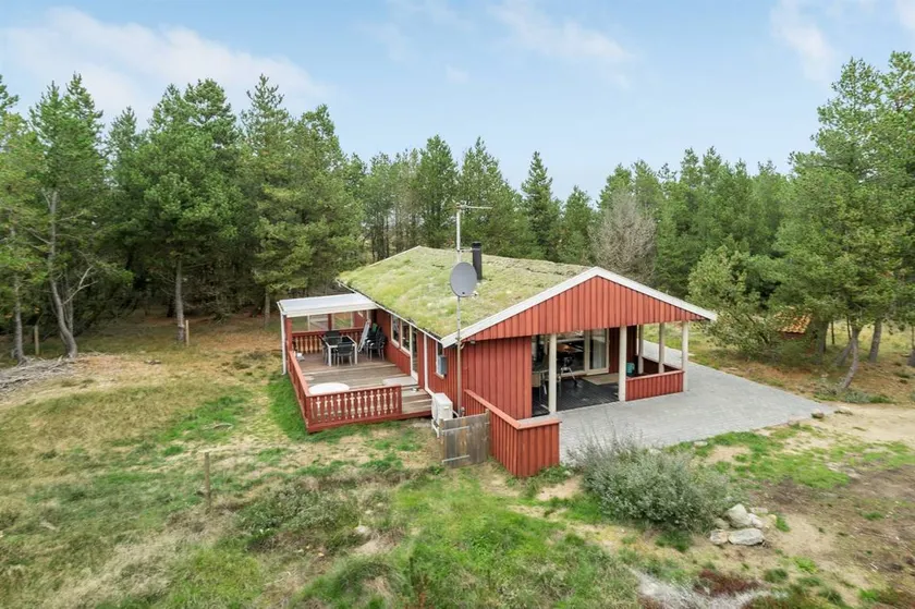 Holiday home with terrace | Pets allowed - Image 1