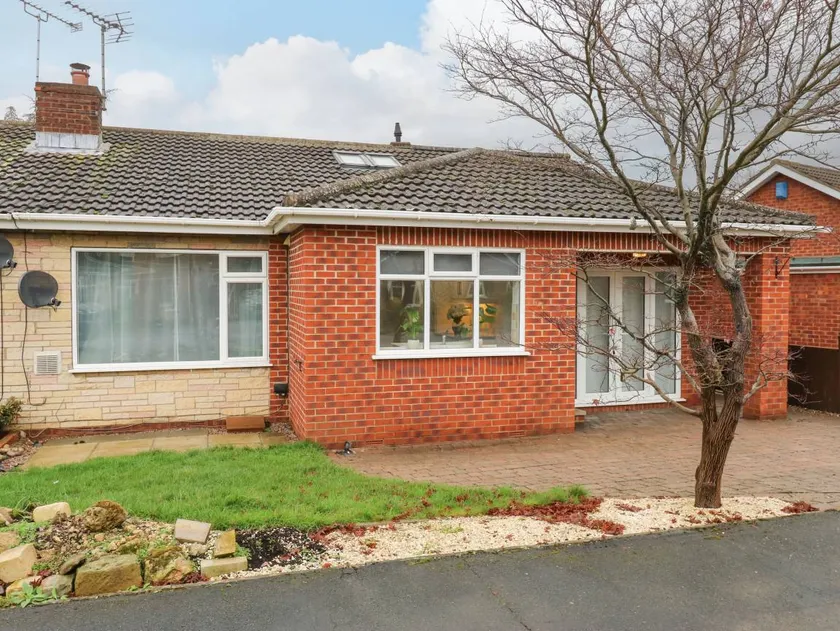 Cottage with garden - Image 1