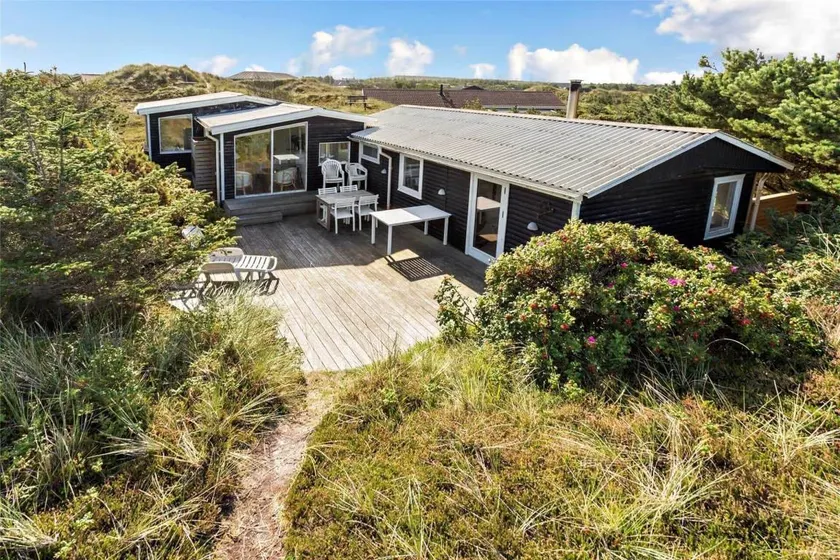 House with terrace, garden & BBQ | Close to the beach - Image 1
