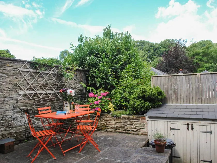 Family-oriented wonderful cottage with terrace & garden | Pet-friendly - Image 1