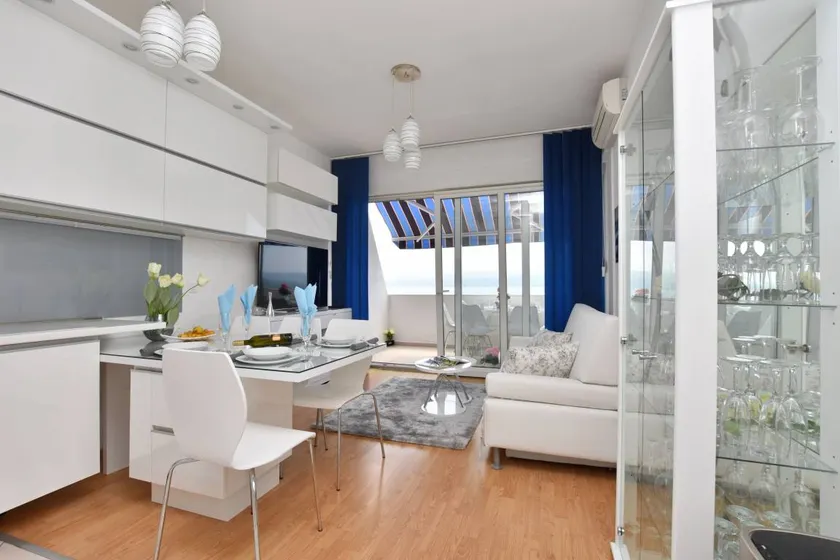 Apartment with terrace | Sea view - Image 1