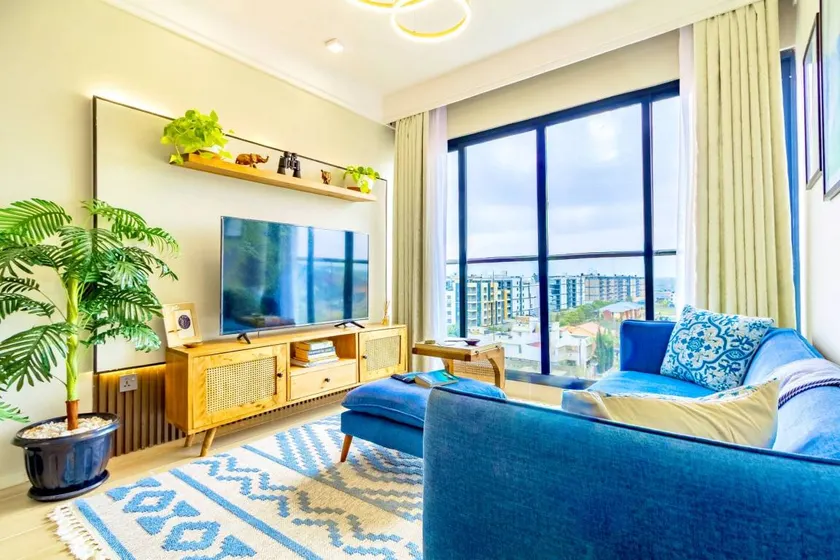 Flat with garden & private pool - Image 1