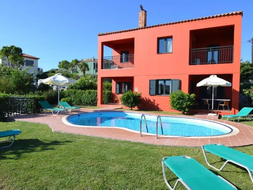 Holiday home with private pool, barbeque & garden | Nature view - Image 1