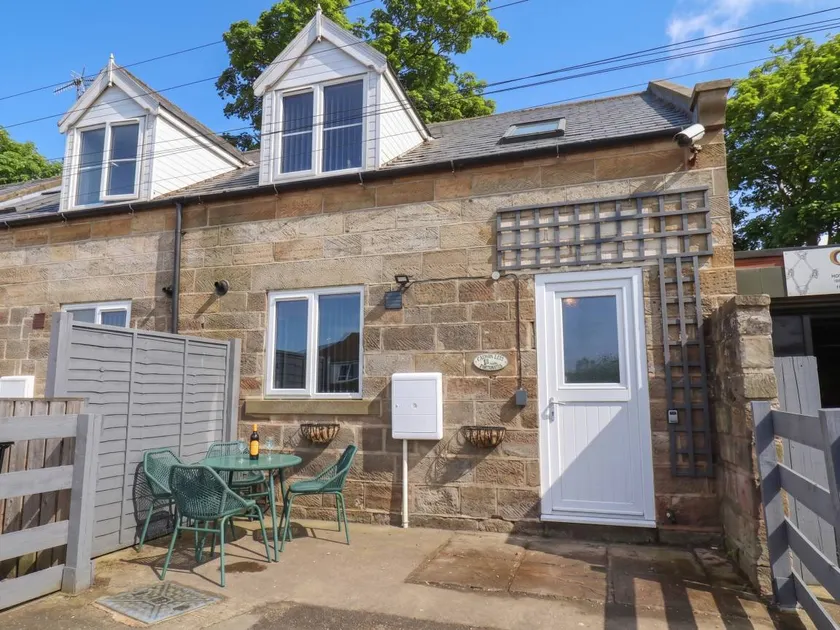 Family-oriented nice cottage with garden | Pets allowed - Image 1