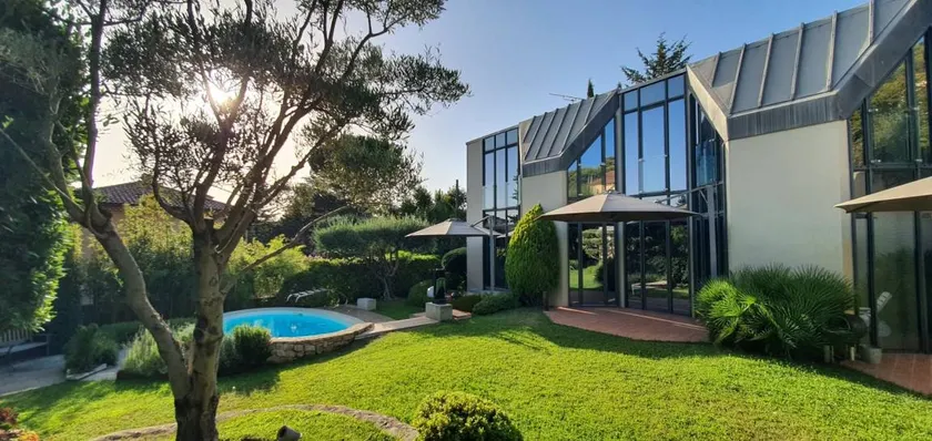 Familienorientiertes geräumiges Ferienhaus mit Terrasse, privatem Pool und Garten | Perfekt für die Arbeit von Zuhause | Hunde erlaubt - Image 1