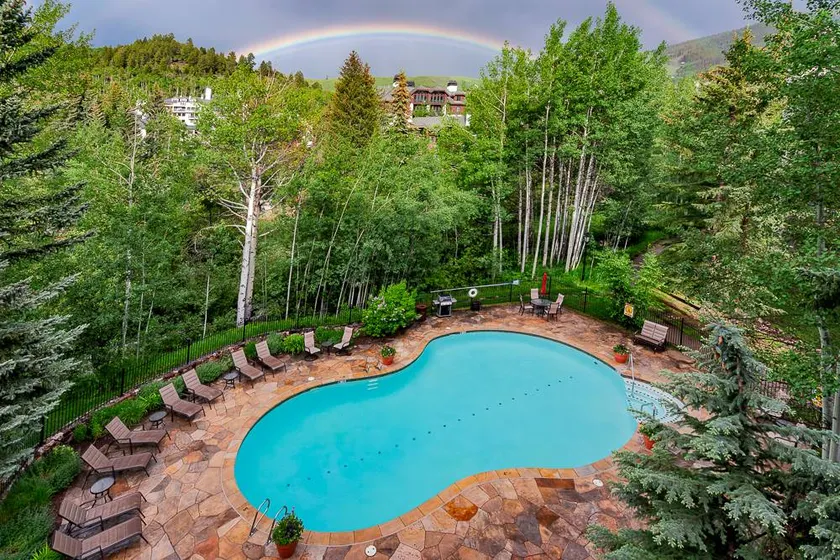 Maison avec jacuzzi et piscine chauffée - Image 1