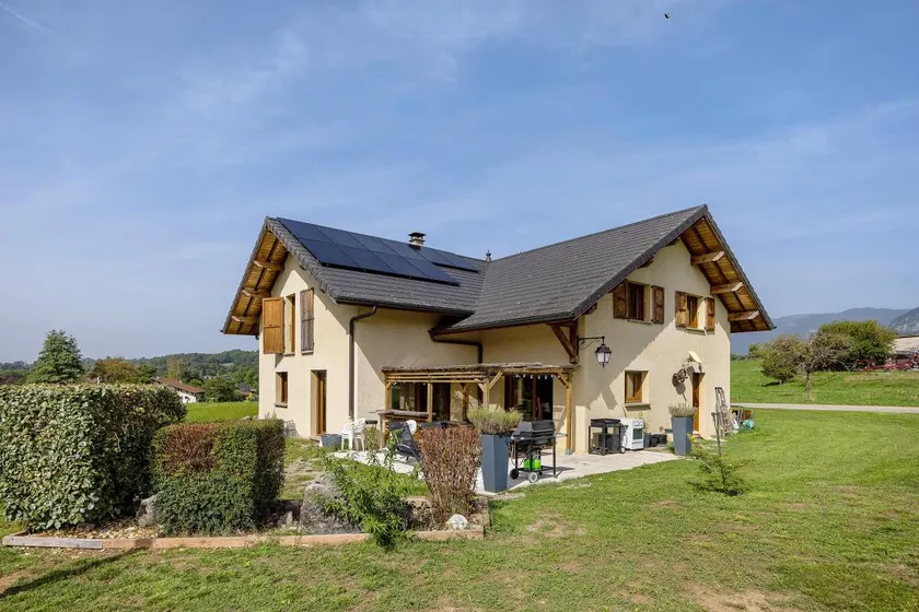 Villa de Saint-Offenge - Image 1