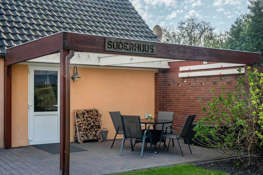 Holiday apartment with garden, terrace & barbecue | Garden view - Image 1