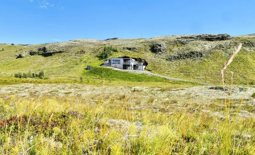 Child-friendly cabin with hot tub, sauna & terrace | Mountain view - Image 1