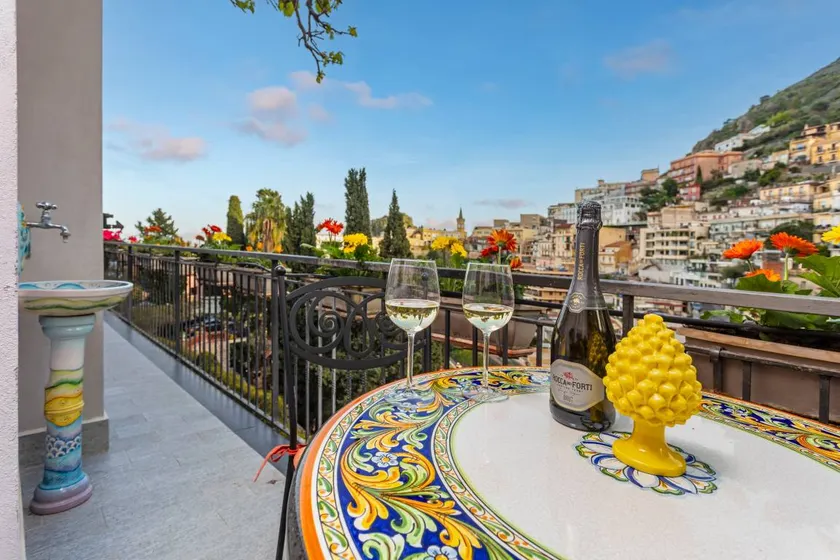 Appartement avec internet haut débit et jacuzzi | Vue montagne - Image 1