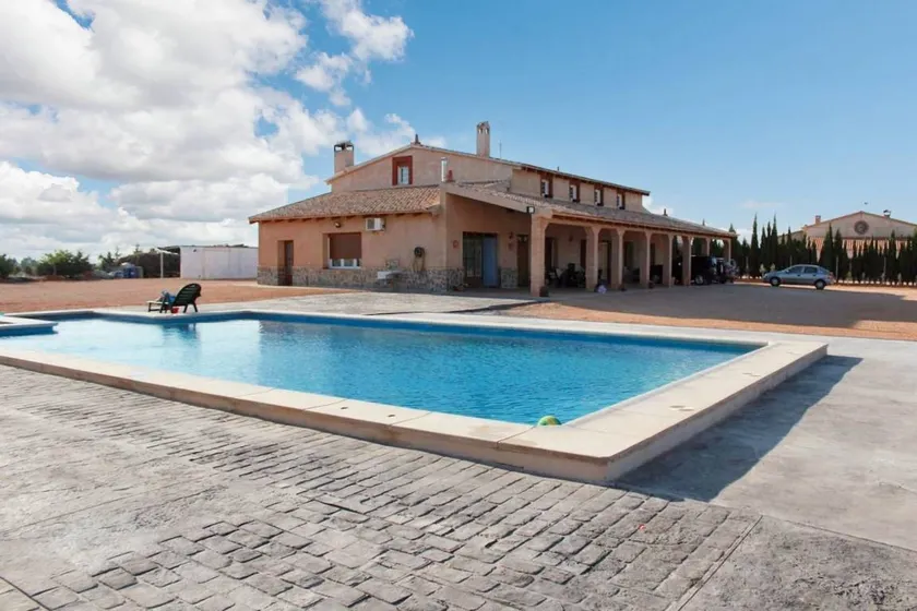 Apartment with BBQ, terrace & pool | Pool view - Image 1